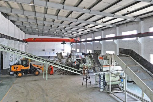 Máy tái chế chất thải công nghiệp – Hệ thống thông minh cho xử lý chất thải C&I