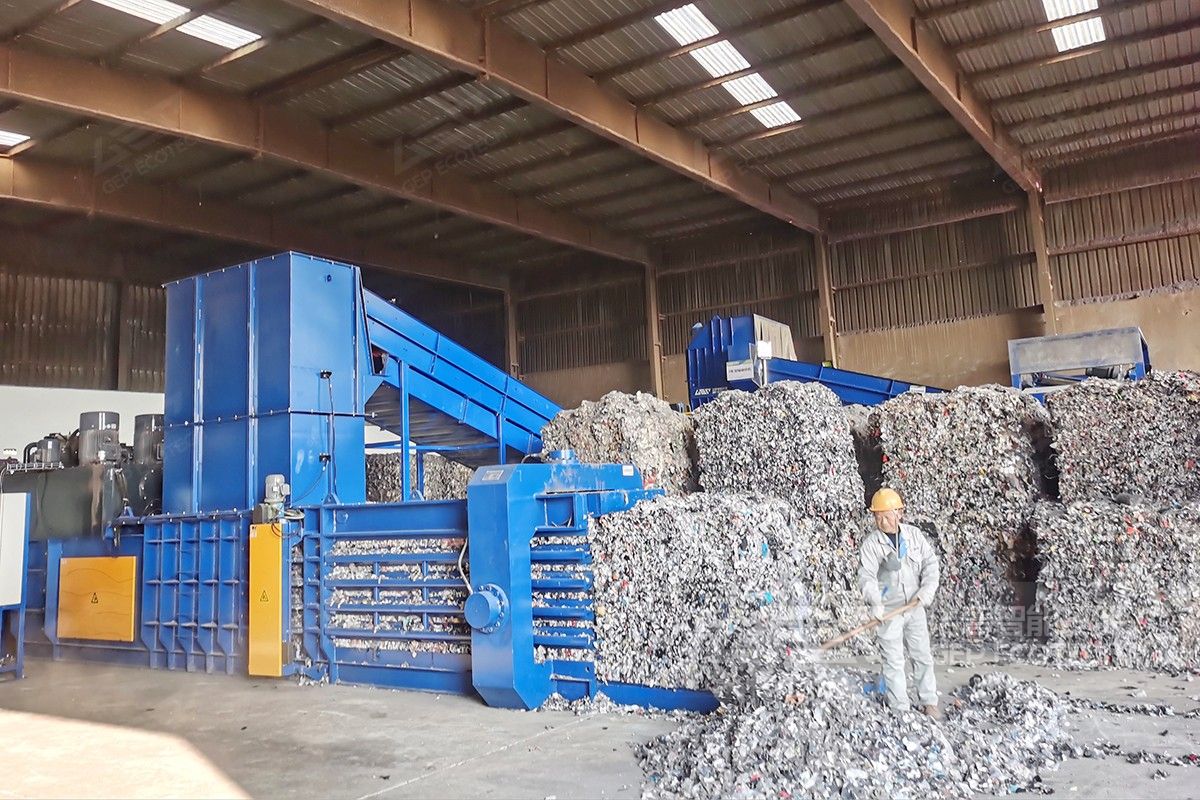 Hydraulic baler